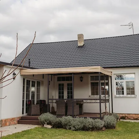 别墅 Valentina Štúrovo